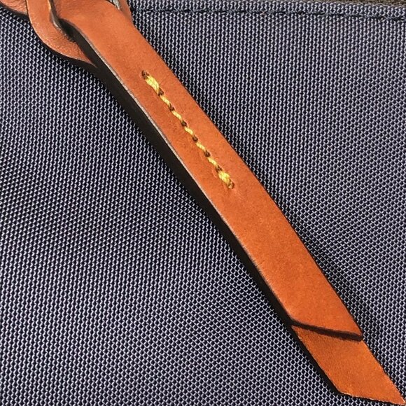 DOONEY & BOURKE Navy Blue Nylon Crossbody Tote Adjustable Leather Straps Red Int - Picture 4 of 16